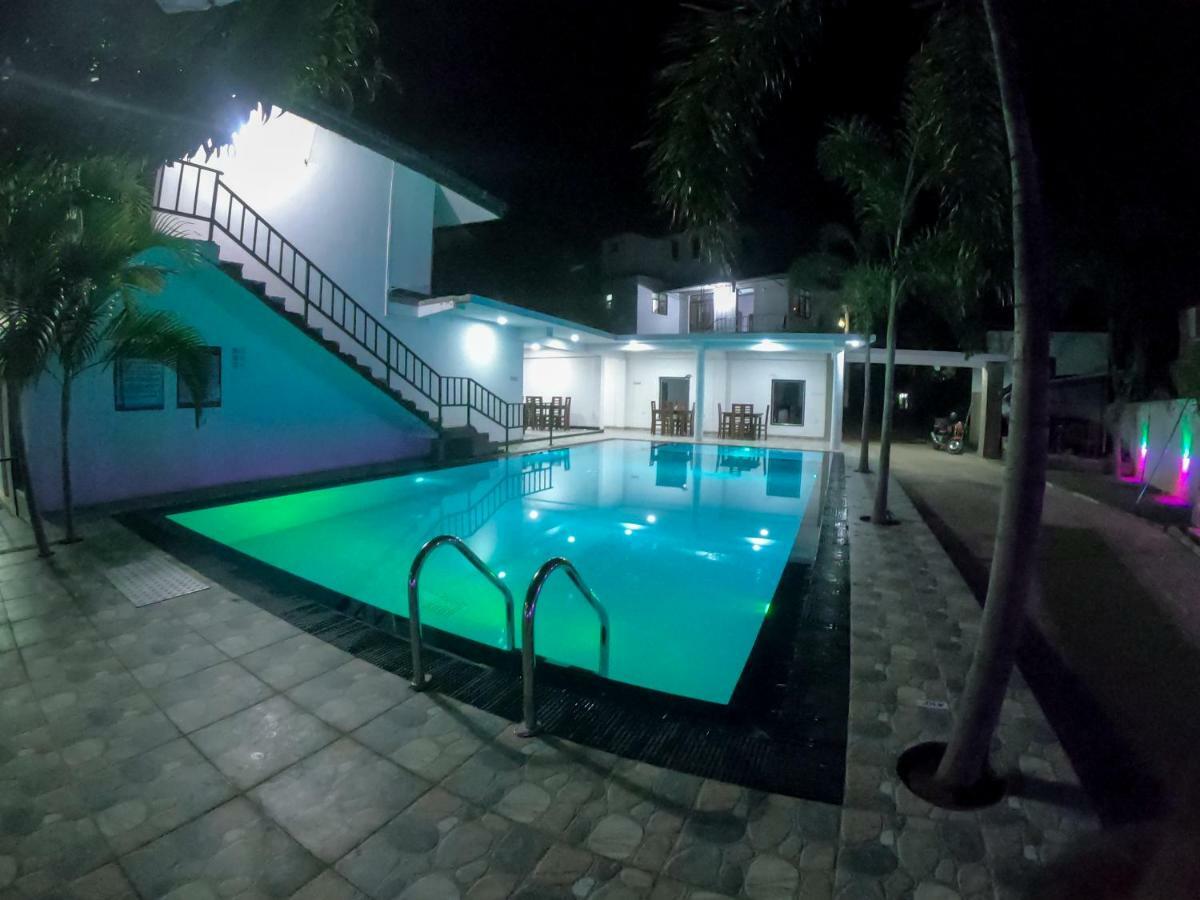 Lion Resort Polonnaruwa Buitenkant foto