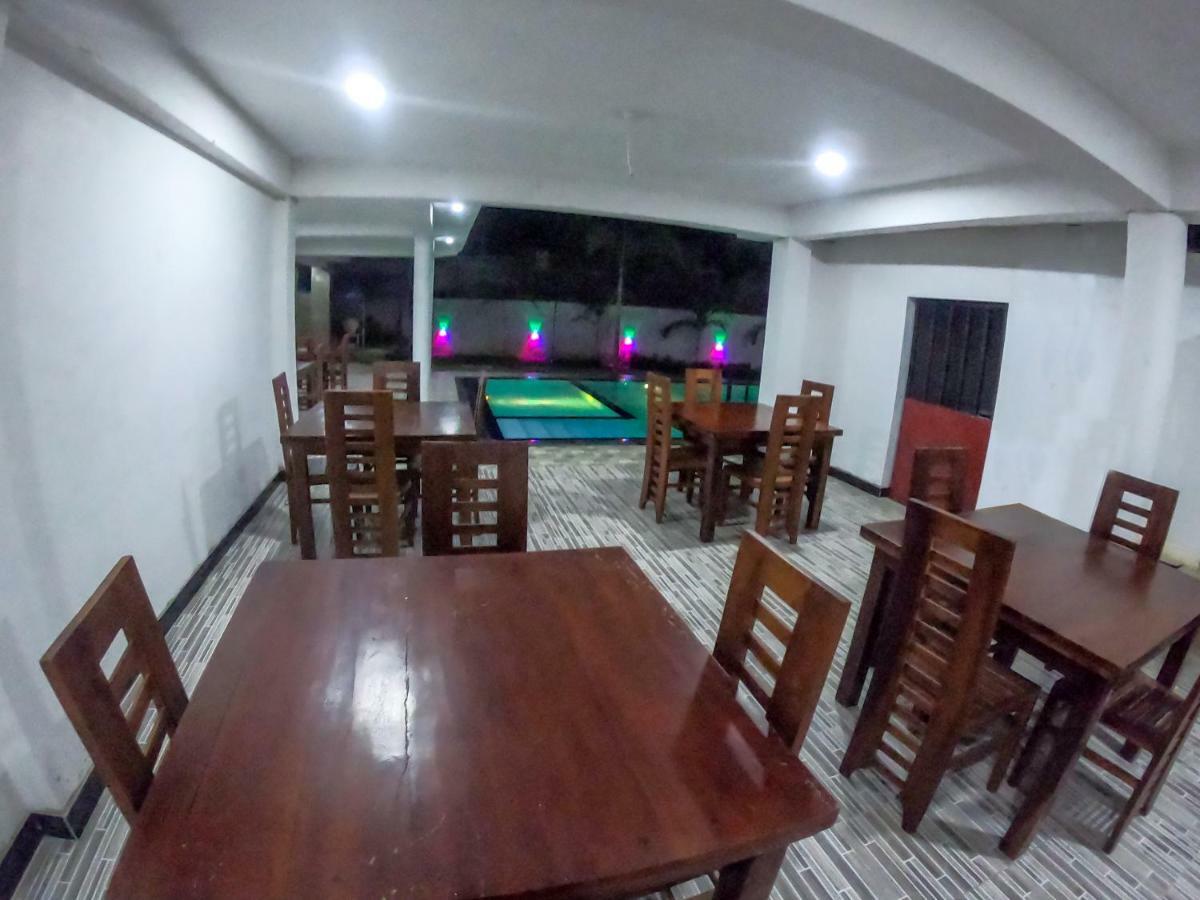 Lion Resort Polonnaruwa Buitenkant foto