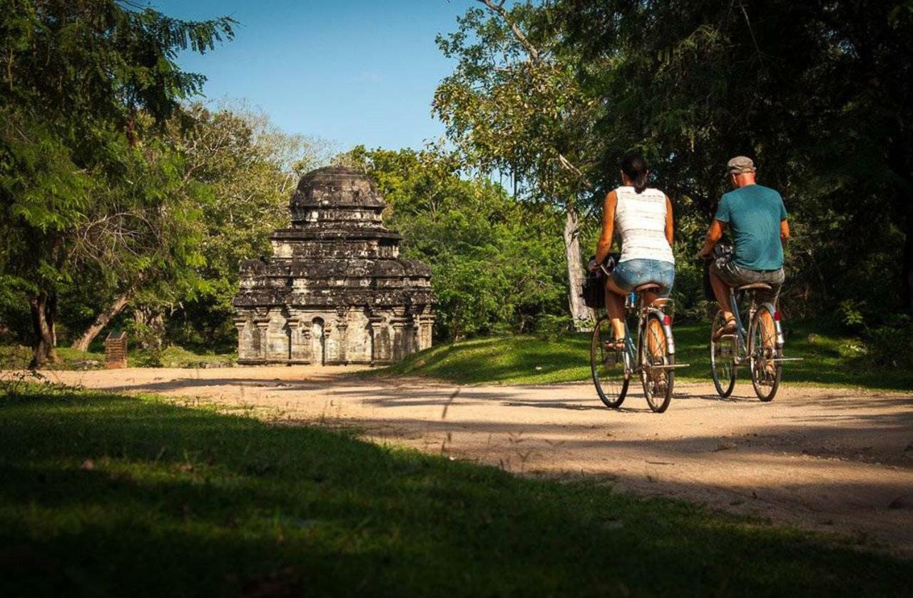 Lion Resort Polonnaruwa Buitenkant foto
