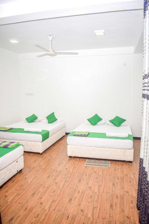Lion Resort Polonnaruwa Buitenkant foto