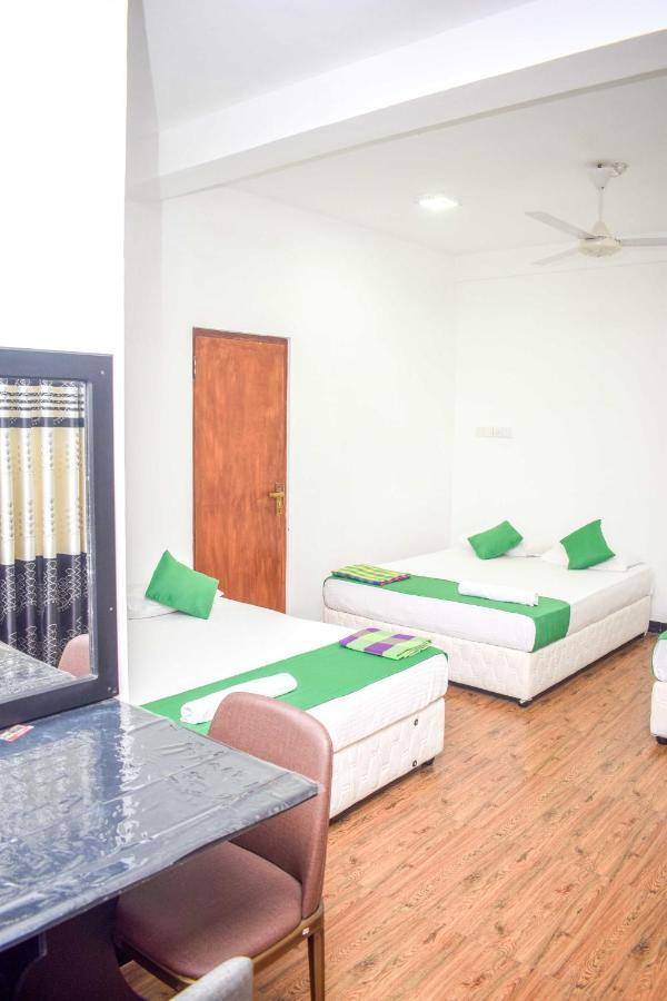Lion Resort Polonnaruwa Buitenkant foto